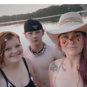 Meet your Posher, Carly